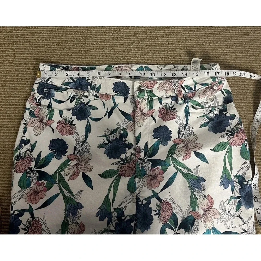 Chicos Pants 2.5 Multicolor‎ Floral Perfect Straight Stretch Girlfriend Slim Leg
